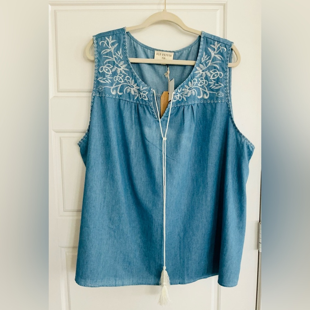 Blu Pepper Plus 3X Chambray Sleeveless Embroidered 100% Cotton Top NWT